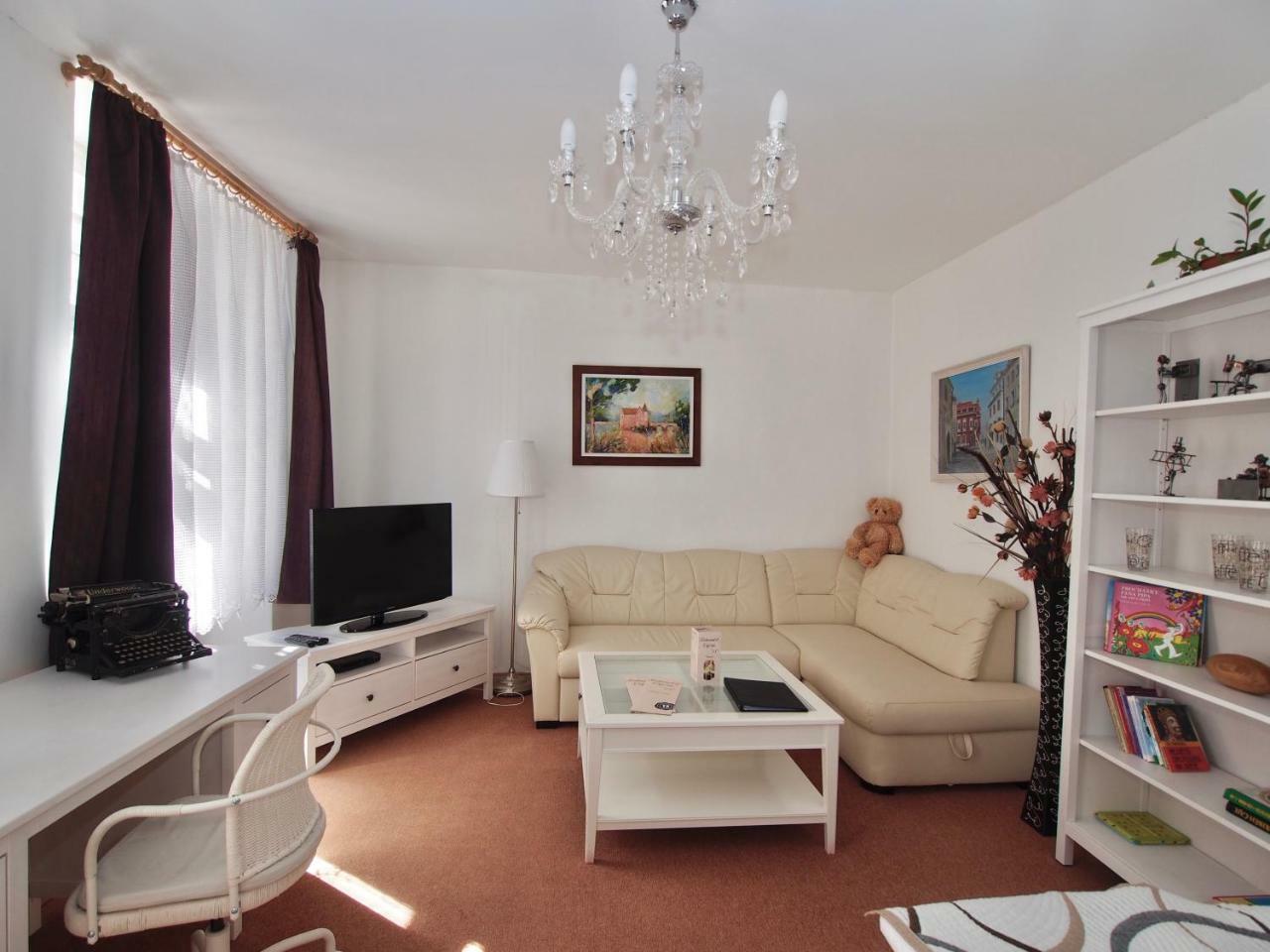 Apartmany ตาบอร์ ภายนอก รูปภาพ