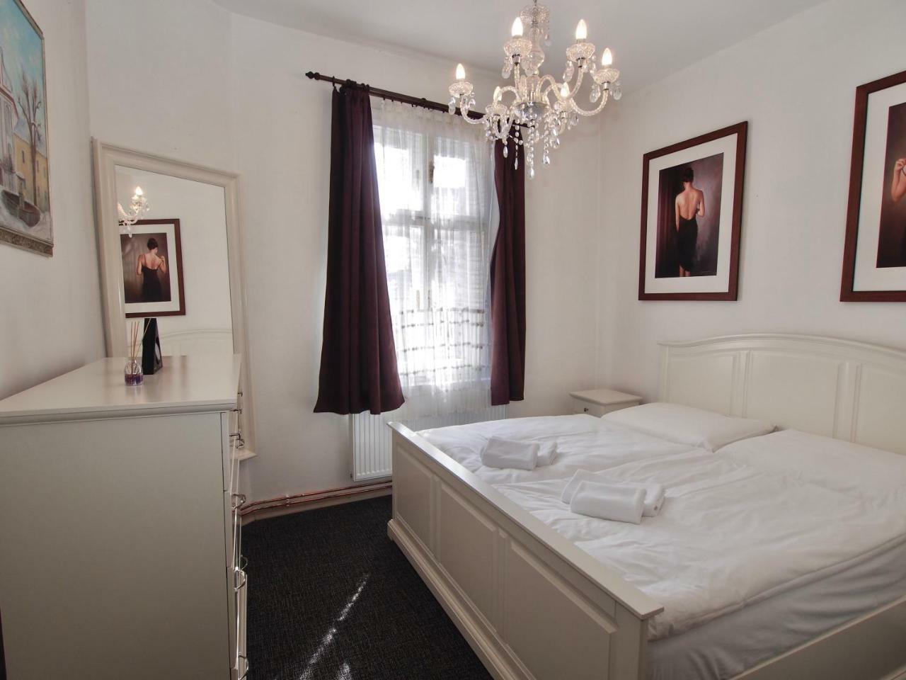Apartmany ตาบอร์ ภายนอก รูปภาพ